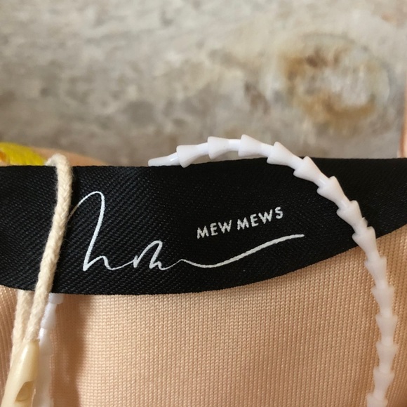 Opulent Brocade Ruffle statement cocktail dress - Picture 13 of 16